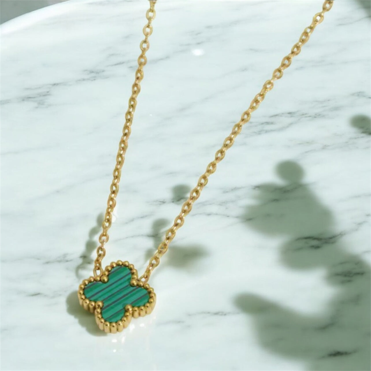 Kleehalskette „Iris“