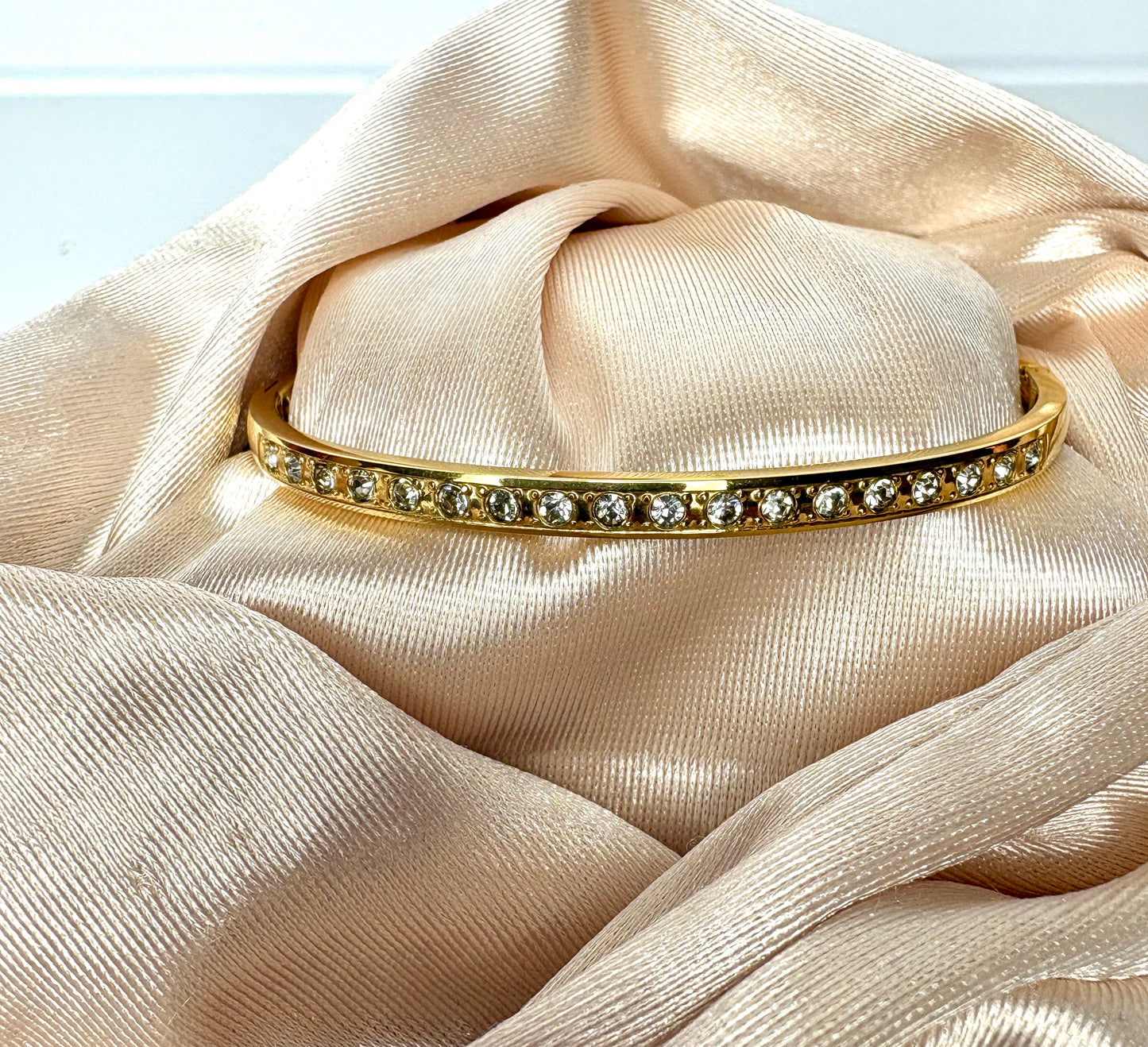 „Luxe Shine“ Armreif – Titan mit Zirkonia